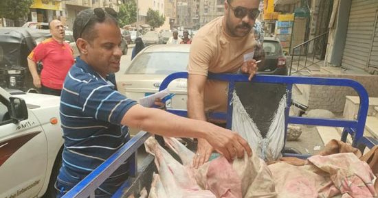 طب بيطرى الجيزة تضبط لحوما مذبوحة خارج المجازر خلال حملة فى بولاق الدكرور.. صور