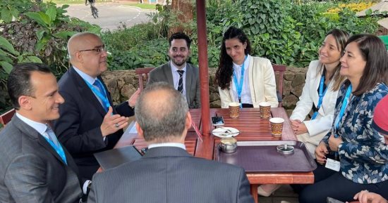 وزير الإسكان يعرض التجربة العمرانية المصرية على نائبة وزير الأراضى والتنمية الأرجنتينى