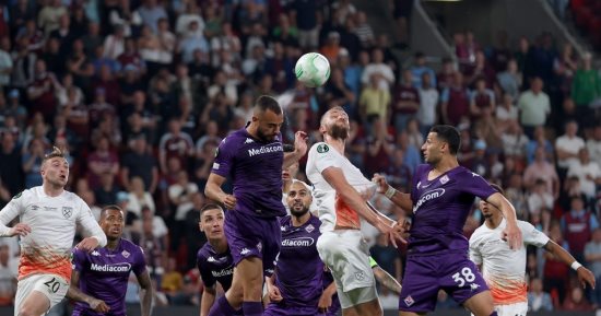 وست هام يتوج رسميا بلقب دوري المؤتمر الأوروبي للمرة الأولى فى تاريخه.. صور