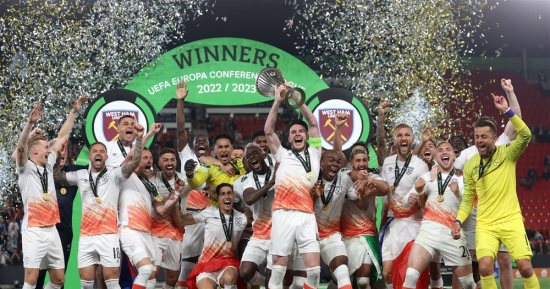 مراسم تتويج وست هام بلقب دوري المؤتمر الأوروبي للمرة الأولى