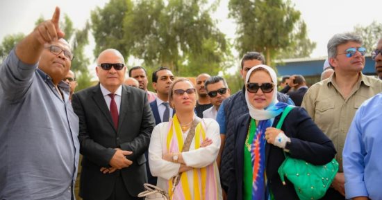وزيرة البيئة من قنا: 120 طنا يوميا وقود بديل مدخل للطاقة فى مصانع الأسمنت