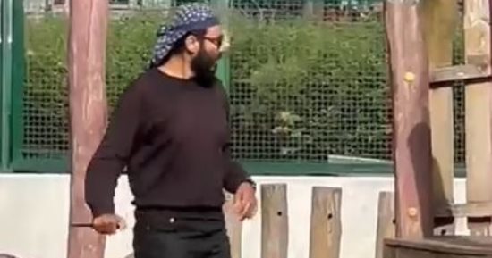 أول فيديو وصور لحادث الطعن المروع بمدينة آنسى الفرنسية