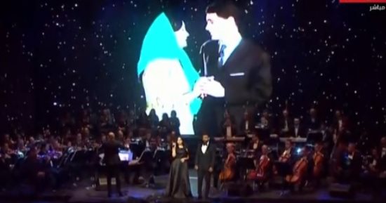 دار الأوبرا المصرية تحتفل بذكرى ميلاد عبد الحليم حافظ.. قناة الحياة تبث باقة من ألمع أغانى العندليب الأسمر حصريا.. "صافينى مرة" أول أغانى الاحتفالية.. ودويتو "حاجة غريبة" يلقى إعجابا كبيرا من الحاضرين.. فيديو