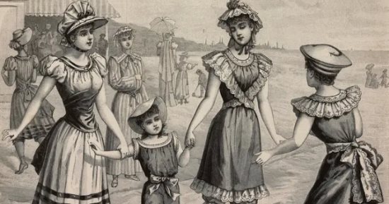 عباية وشبشب.. يا ترى شكل المايوه في القرنين التاسع عشر والعشرين كان إيه؟