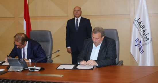 السكة الحديد توقع بروتوكولا لتصنيع مكونات الوحدات المتحركة محليا