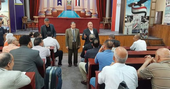 وكيل "تعليم دميـاط" يجتمع برؤساء لجان امتحانات الثانوية العامة