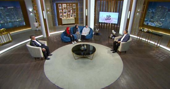 عمرو الليثي يستضيف توأم التمريض وزوجين مكفوفين ببرنامج واحد من الناس.. اليوم