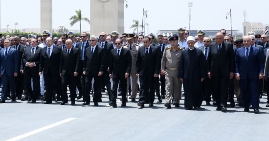 الرئيس السيسي يشارك فى جنازة والدة الدكتور مصطفى مدبولى.. صور