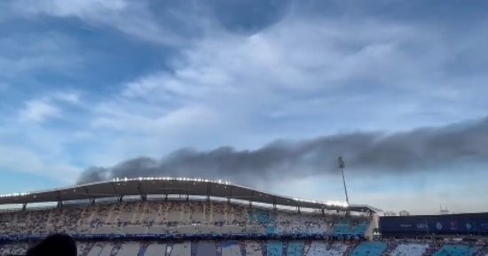 حريق ضخم بجوار ملعب نهائي دوري أبطال أوروبا.. فيديو