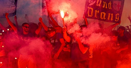 جماهير إنتر ميلان تشعل الأجواء قبل انطلاق نهائي دوري أبطال أوروبا.. صور