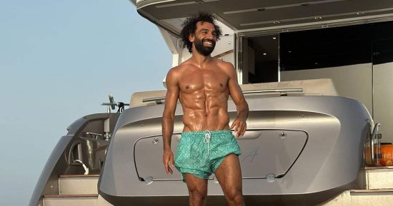 تفاصيل اجتماع ناصر الخليفي مع محمد صلاح.. فهل يعوض الفرعون المصرى غياب البرغوث؟ فيديو