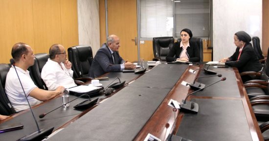 رئيس غرفة الحرف اليدوية يبحث دعم العلاقات الثنائية مع "مركز تحديث الصناعة"