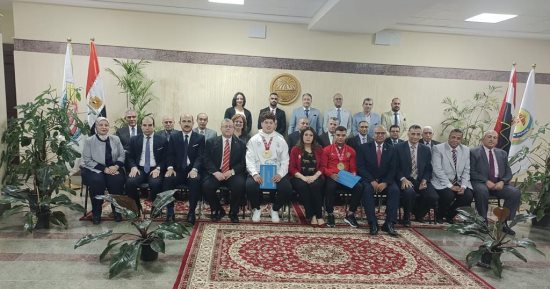 جامعة مدينة السادات تكرم الطلاب الفائزين ببطولة أفريقيا للمصارعة الحرة والرومانية