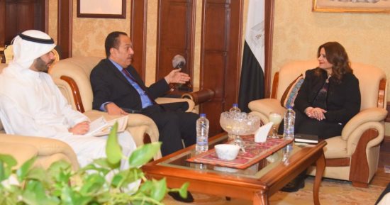 وزيرة الهجرة تستقبل السفير الكويتي بالقاهرة لبحث أوضاع الجالية المصرية بالكويت