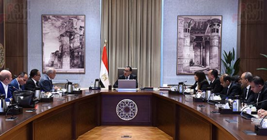 رئيس الوزراء يتابع جهود تطوير المنطقة المحيطة بالمتحف المصرى الكبير
