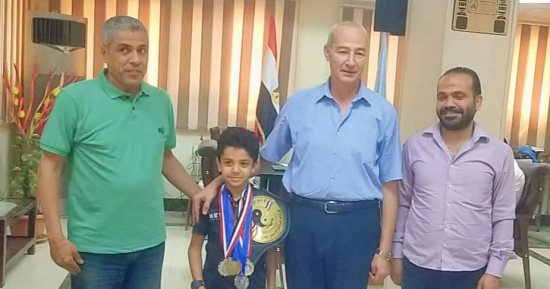 وكيل شباب كفر الشيخ يكرم بطل الكونغ ببطولة البحر الأبيض.. صور