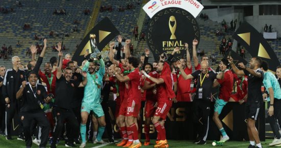 بعثة الأهلي تصل مطار القاهرة بعد الفوز بدورى أبطال أفريقيا 