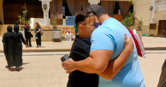 كريم عبد العزيز وهاني سلامة فى جنازة الموسيقار أشرف أبو زيد.. صور