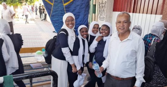 طلاب الثانوية بأسوان: الامتحان سهل وتجربة لإزالة الرهبة عن باقى مواد المجموع