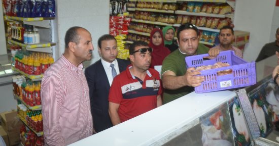غلق مراكز طبية وعيادات والتحفظ على لحوم في حملة ببنى سويف
