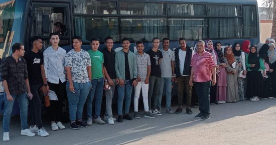 محافظ الإسماعيلية يوجه بتوفير مواصلات لطلاب الثانوية العام بقرية الأبطال