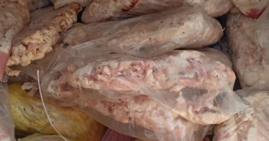 ضبط هياكل دواجن غير صالحة للاستهلاك ولحوم مذبوحة خارج المجازر خلال حملات بالجيزة