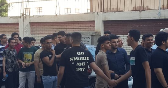 ماراثون الثانوية العامة ينطلق فى المحافظات.. البداية بالدين والتربية الوطنية.. توافد طلاب وسط كردونات أمنية وتفتيش ذاتى ومنع دخول الهواتف والساعات الذكية.. وجولات للمحافظين لمتابعة توفير الدعم للطلاب.. صور