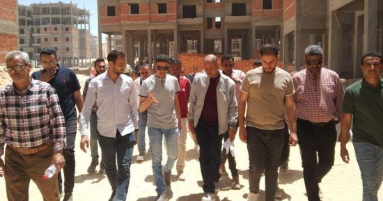رئيس"جهاز 15مايو" يتفقد وحدات "سكن كل المصريين" وسكن بديل المناطق العشوائية