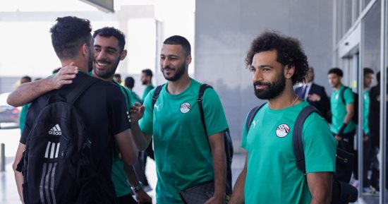 لاعبو المنتخب والجهاز الفنى يهنئون الأهلى بعد التتويج باللقب الأفريقى