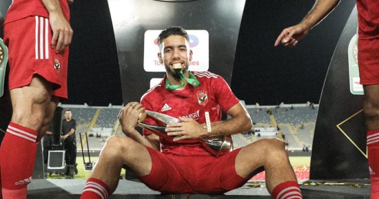 الأهلي يتواصل مع قندوسى لمناقشته فى العروض المحلية والخارجية