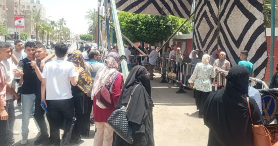 تباين آراء طلاب بنى سويف حول مادتى الاقتصاد والإحصاء