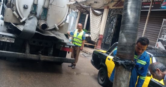 تكثيف أعمال نزح مياه الأمطار بالإسكندرية وسيولة مرورية بالكورنيش.. صور