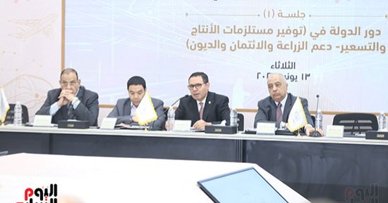 جودة عبد الخالق يطالب الحكومة بوقف العمل بالتوريد الإجبارى للمحاصيل 