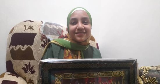 متفوقة "رغم الصمم".. قصة كفاح الرابعة فى الشهادة الإعدادية على مستوى محافظة الشرقية.. إعاقتها السمعية لم تمنعها من التفوق.. والدتها: رفعت رأس العائلة وهوايتها المفضلة التطريز وأمنيتها الالتحاق بالجامعة.. صور