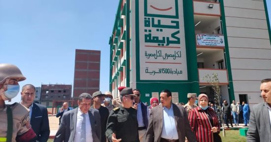 "حياة كريمة" بالبحيرة.. تنفيذ 8344 مشروعًا جديدًا بقرى ونجوع المحافظة بتكلفة 44 مليار جنيه.. قوافل طبية وغذائية عاجلة بالقرى الأكثر احتياجا تستهدف مليون مواطن.. ونائب المحافظ: المبادرة غيرت وجه الحياة بالريف