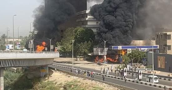إصابة شخص فى حريق محطة بنزين بقنا