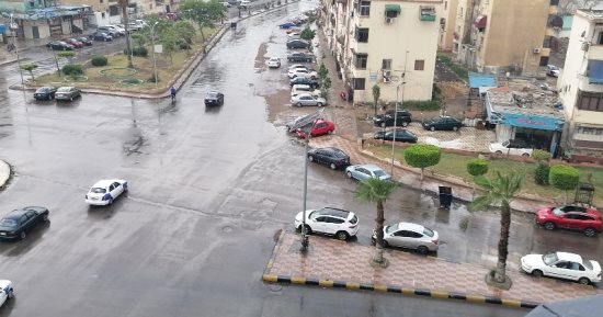 طقس صيفى ممطر بالمحافظات.. هطول أمطار رعدية بالإسكندرية.. رياح محملة بالرمال على مناطق مختلفة بالإسماعيلية.. أمطار غزيرة فى بورسعيد وزخات المطر تحيى رمال شمال سيناء.. وبرق ورعد و أمطار على مدن وقرى كفر الشيخ