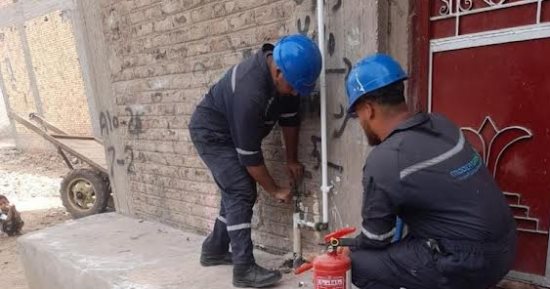 إطلاق أول شعلة غاز طبيعى لأول وحدة سكنية بقرية العساكرة فى سوهاج