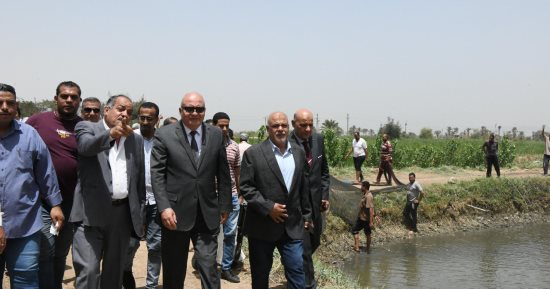 محافظ قنا يتفقد مشروع المفرخ السمكى الصناعى بنجع حمادى