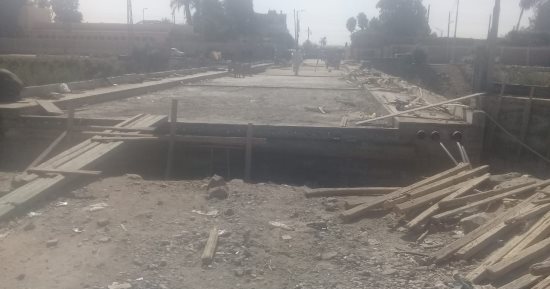 حياة كريمة بالأقصر: "قرى إسنا تعمل فى مشروعات الصرف الصحى يومياً لخدمة الأهالى"