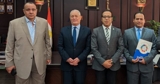الأقصر تحتفل باليوم العالمى للتبرع بالدم.. والمحافظ يشيد بالحملات.. صور