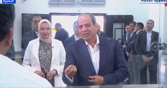 الرئيس السيسي لموظفى الخدمات التكنولوجية بالأبعادية: هدفنا خدمة الناس