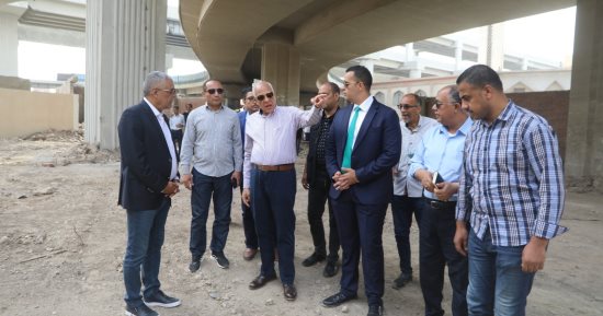محافظ الجيزة: التوسع فى إنشاء مواقف السرفيس لتسهيل حركة تنقل المواطنين