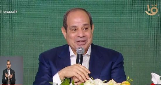 الرئيس السيسي: "خلال الـ7 أسابيع اللى فاتت عبر 220 ألف سودانى إلى مصر"