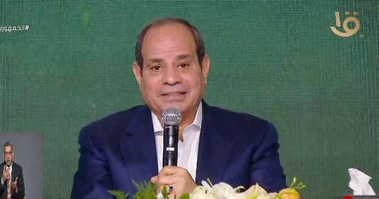 الرئيس السيسي: "مسيطرون على الأمور بفضل الله وهنعدى من كل الأزمات"