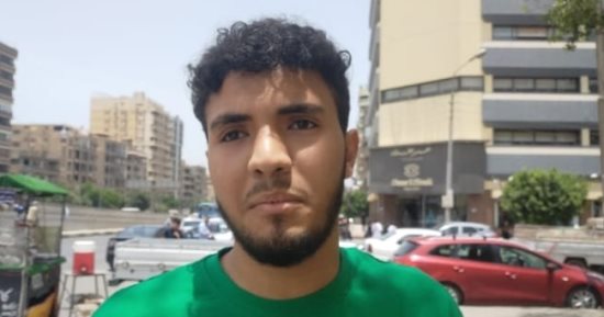 سألنا طلاب الثانوية العامة كيف تقضون ليلة الامتحان؟ الإجابات صادمة.. يوسف: "سهر ومذاكرة والباقى على ربنا ونفسى أدخل حاسبات بس خايف من الكيمياء".. ومصطفى: "رعب وتوتر ونفسى أدخل طب وقلقان من الفيزياء"