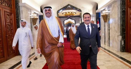 رئيس الوزراء العراقى يستقبل أمير دولة قطر لدى وصوله إلى بغداد فى زيارة رسمية