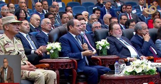 الرئيس السيسي: فرصة تشغيل المشروعات متاحة للجميع.. وكل الأماكن جاهزة للشغل