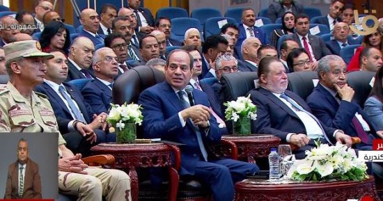 الرئيس السيسي: "اللى عايز يبنى بلد مابيخافش أبدا إلا من ربنا اللى هيحاسبه"