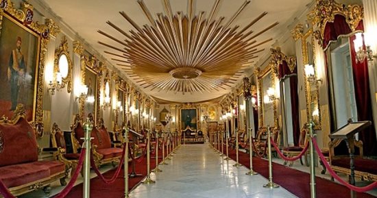 سراى العرش داخل متحف قصر الأمير محمد علي بالمنيل .. صورة